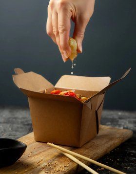 Papierowy Noodle Box 720 ml.